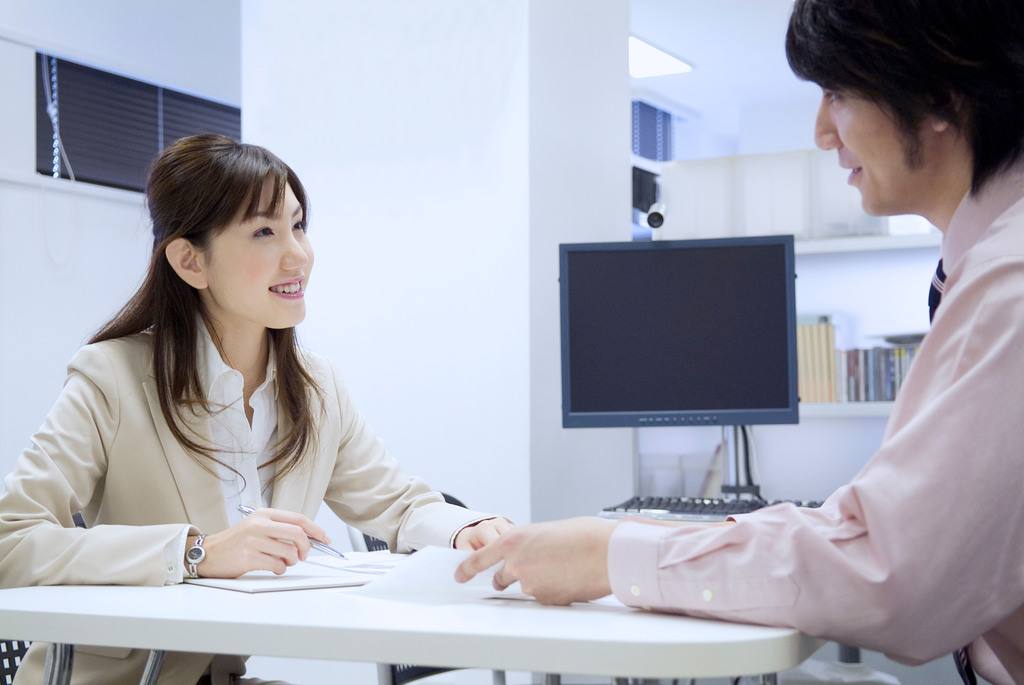 成都小程序開發(fā)：企業(yè)做微信小程序是自建團(tuán)隊(duì)還是外包開發(fā)？
