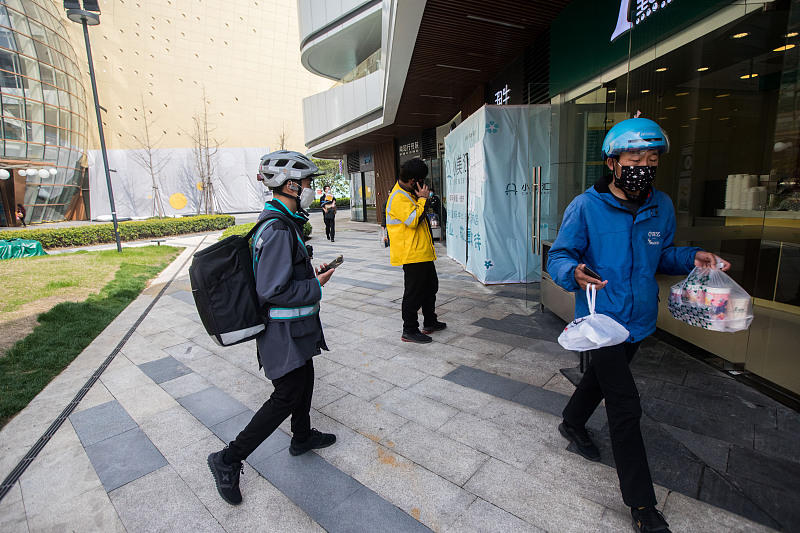 成都軟件開發(fā)：校園跑腿服務軟件開發(fā)，揭秘懶人經濟新商機